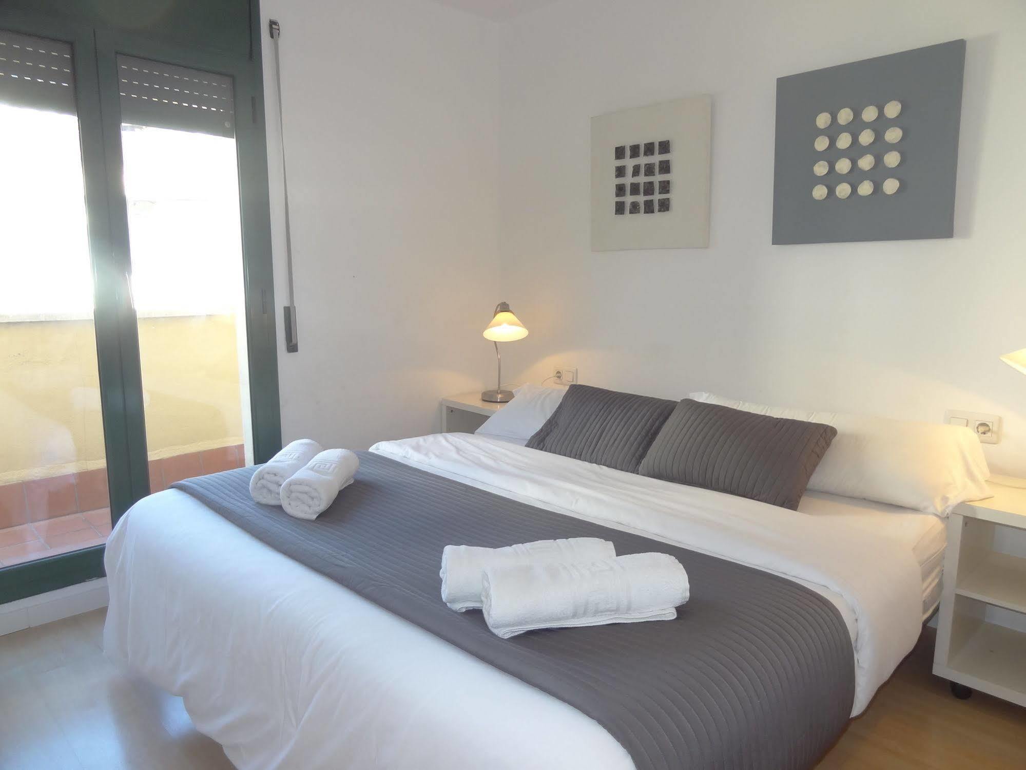 Plaza Catalunya City Center Apartments บาร์เซโลนา ภายนอก รูปภาพ