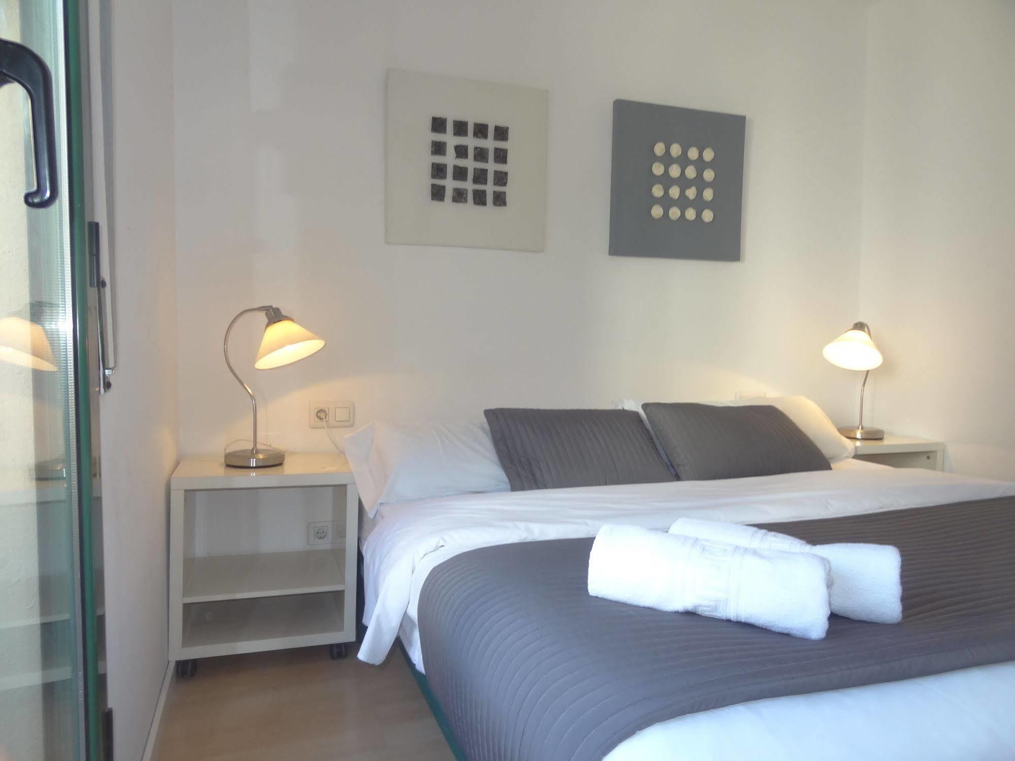 Plaza Catalunya City Center Apartments บาร์เซโลนา ภายนอก รูปภาพ