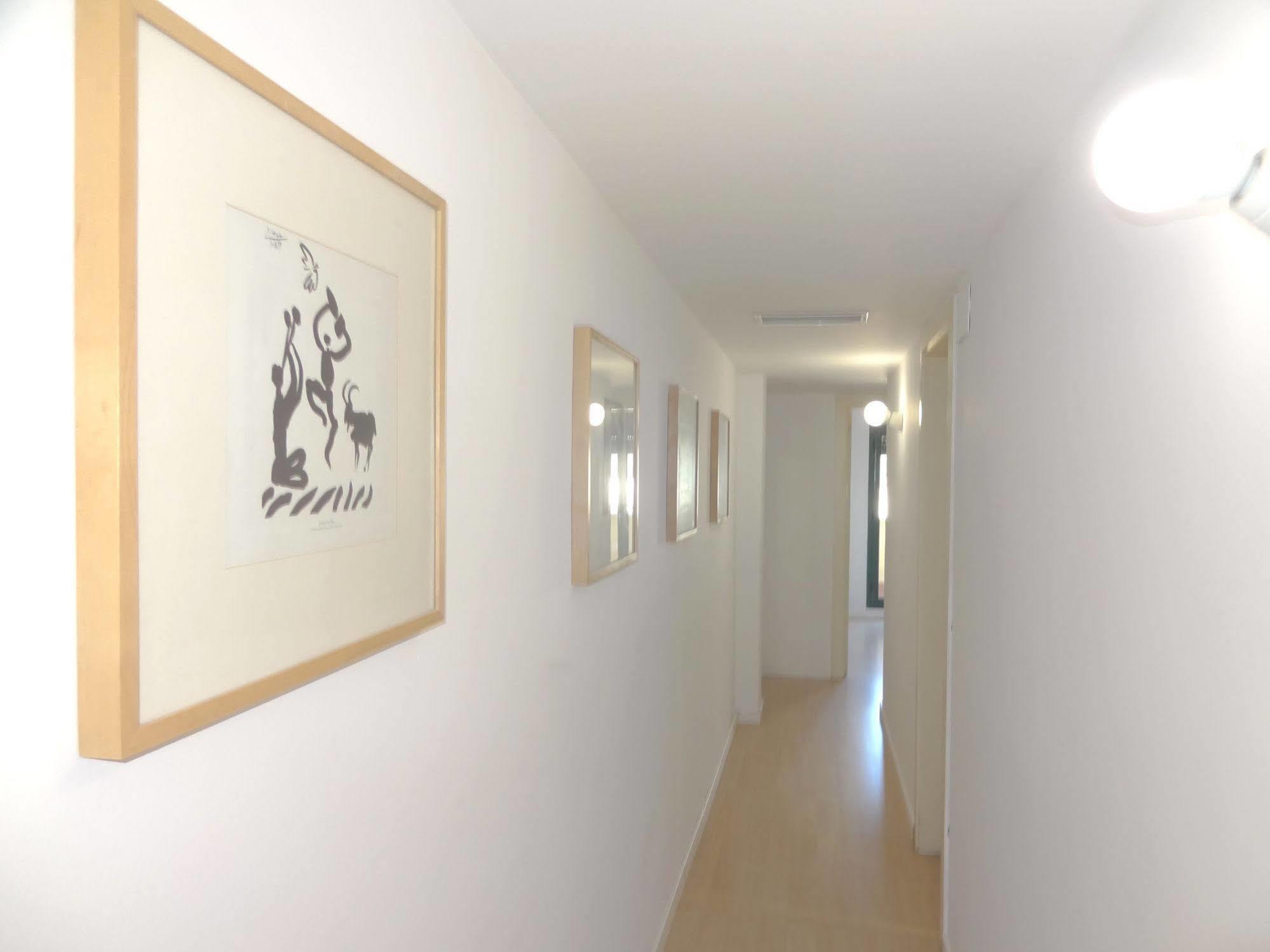 Plaza Catalunya City Center Apartments บาร์เซโลนา ภายนอก รูปภาพ